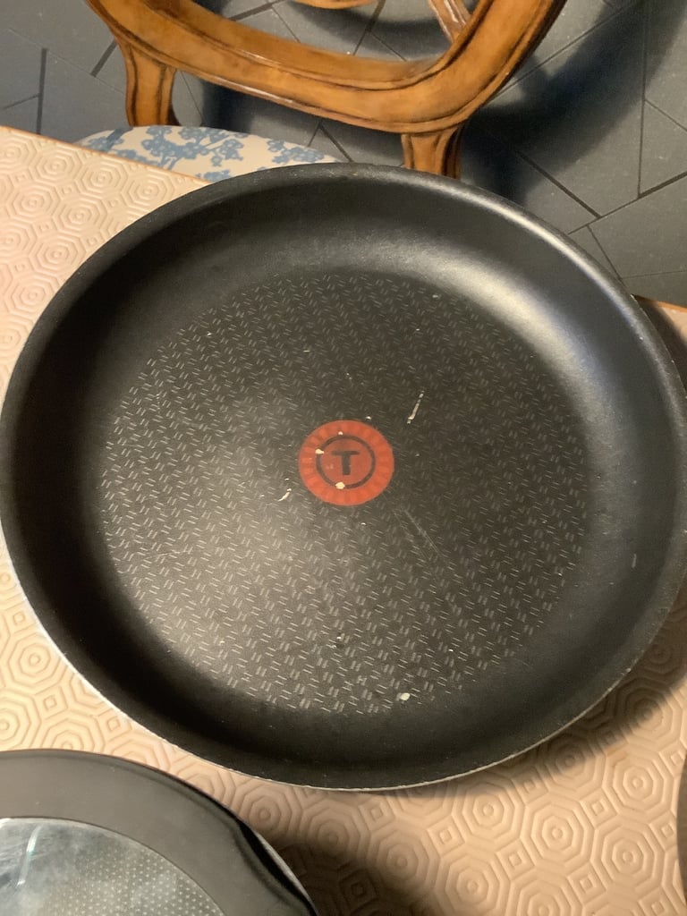 For sale Ingenio 8 piece pan set. £50