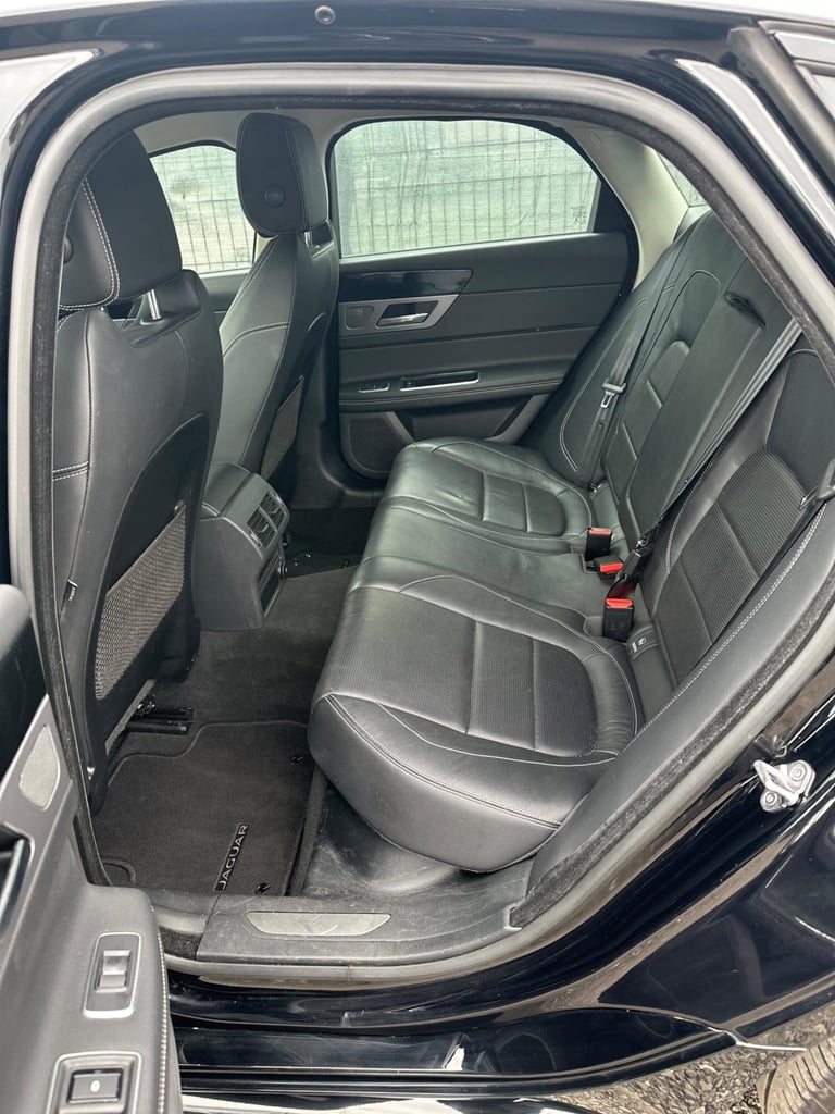 2018 Jaguar XF 2.0i R-Sport Auto Euro 6 (s/s) 4dr SALOON Petrol Automatic