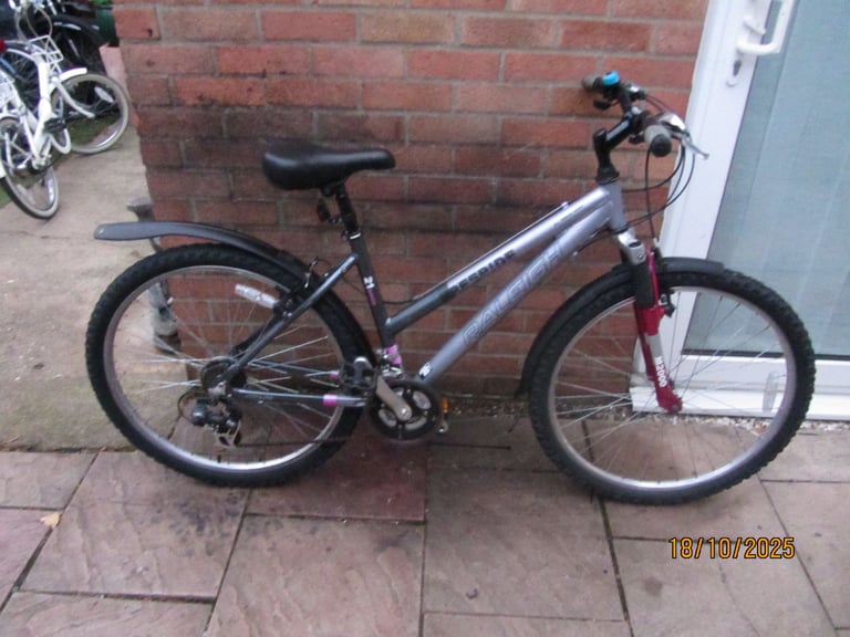 image for ladies raleigh 18 speed mountain bike very good condition £75