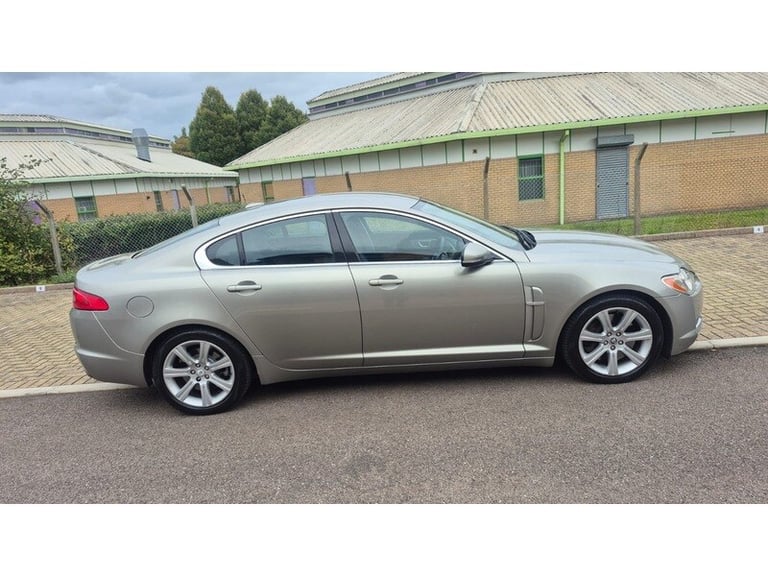 2010 Jaguar XF d V6 Luxury Saloon Diesel Automatic