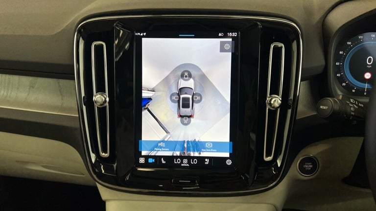 2024 Volvo XC40 Ultra, B3 Mild hybrid, Petrol, Bright (Blond Leather, Panoramic Sunroof) Estate P...