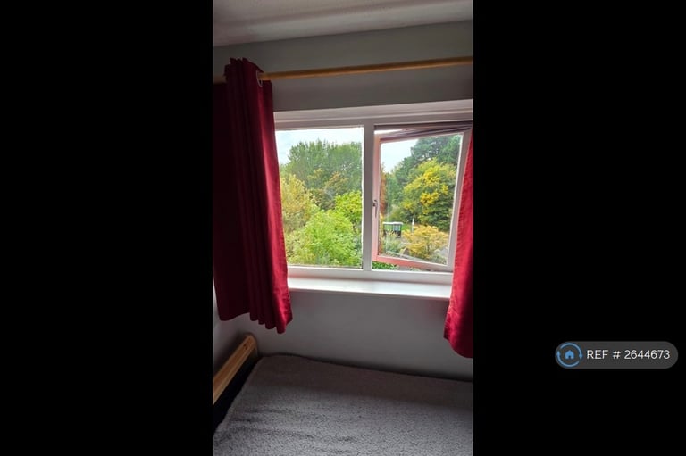 3 bedroom flat in Bywater Place, London, SE16 (3 bed) (#2644673)