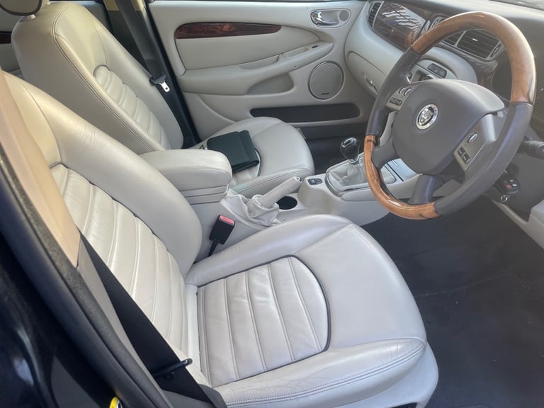JAGUAR X-TYPE 2.2 D SOVEREIGN 09 REG BLACK 4 DOOR SALOON MOT DECEMBER 12TH 2025 SERVICE HISTORY
