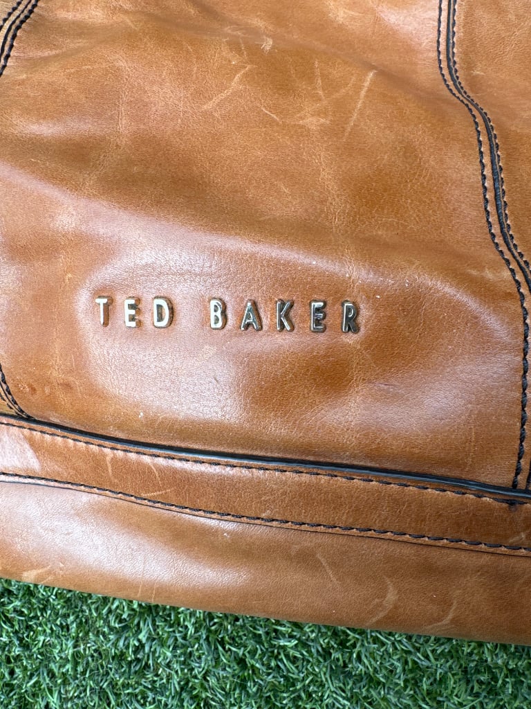 image for Brand new Excellent condition designer Ted Baker hand nag