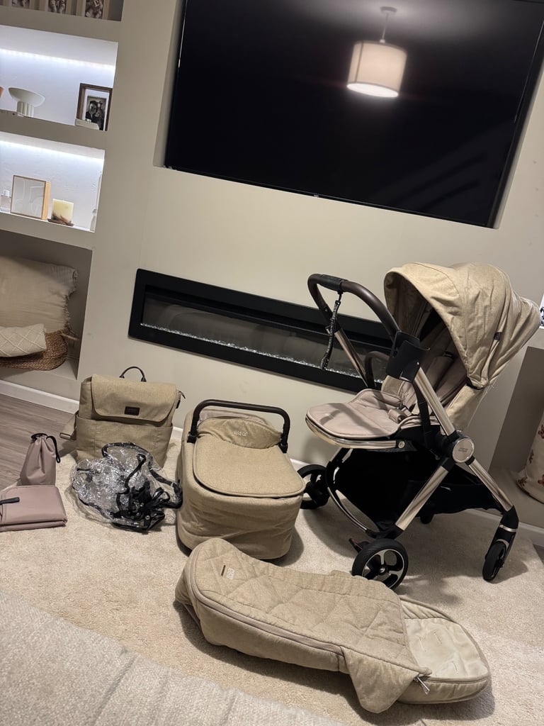 image for Mamas & Papas Strada Pram in Beige