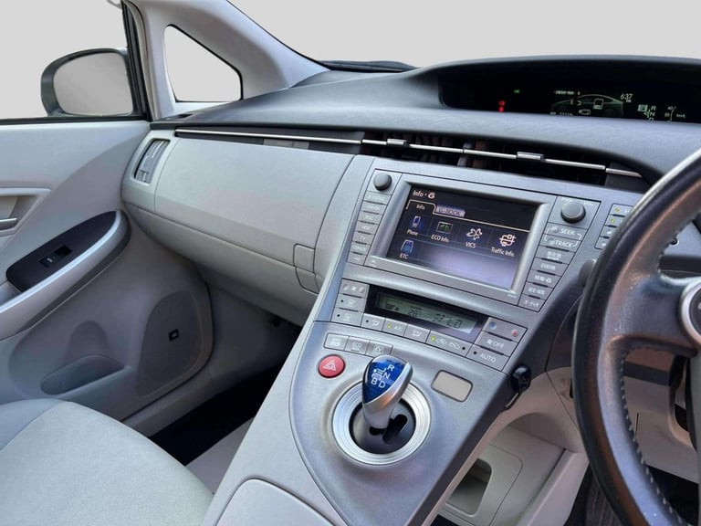 2013 Toyota Prius  1.8 VVT-h T Spirit CVT Euro 5 (s/s) 5dr Hatchback HYBRID ELECTRIC Automatic