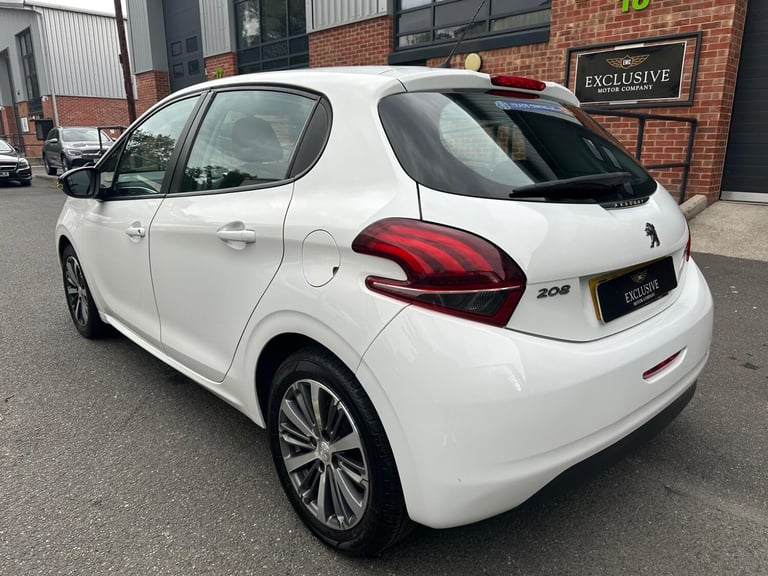 2016 Peugeot 208 1.2 PureTech Active Design Lime Euro 6 5dr HATCHBACK Petrol Manual