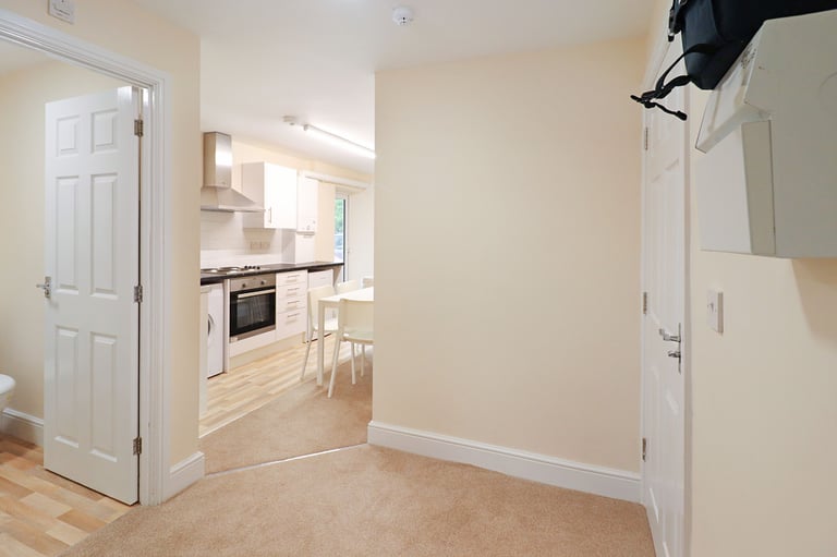 2 bedroom flat in London Road, Oxford, OX3 Book Online - The Rent Guru {722}