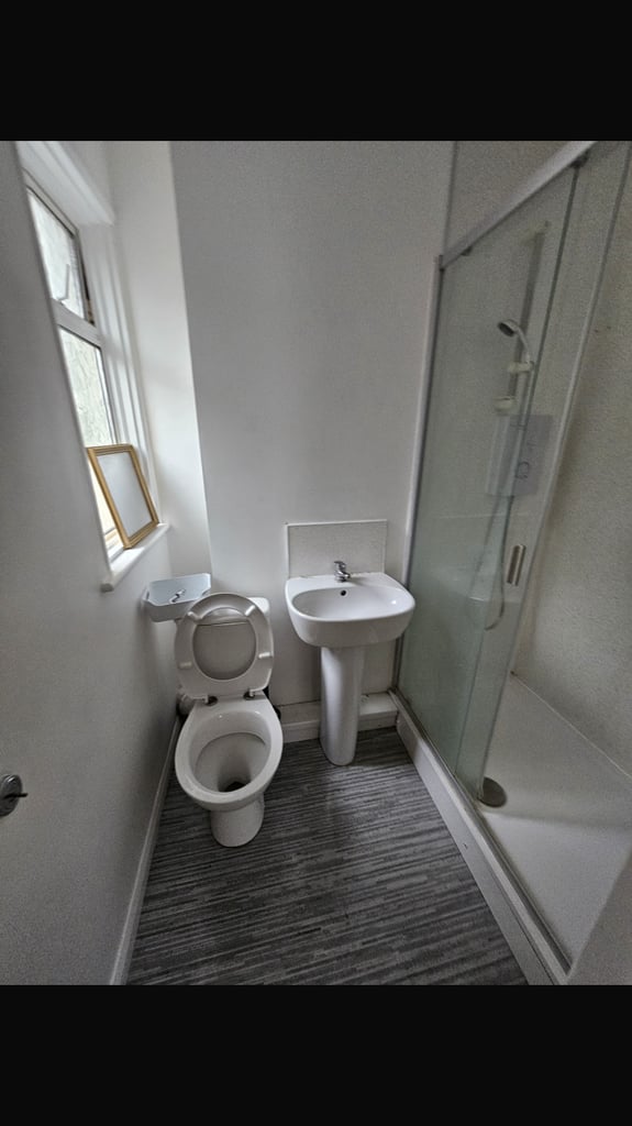 Large 6 bed ensuite house with HMO. 5mins to Thornton Heath 