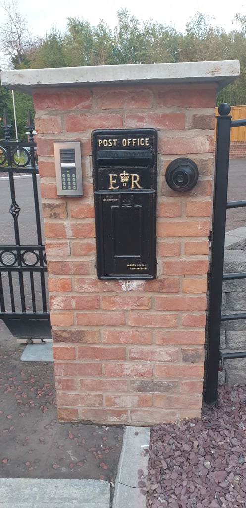 Cast iron round free standing post box