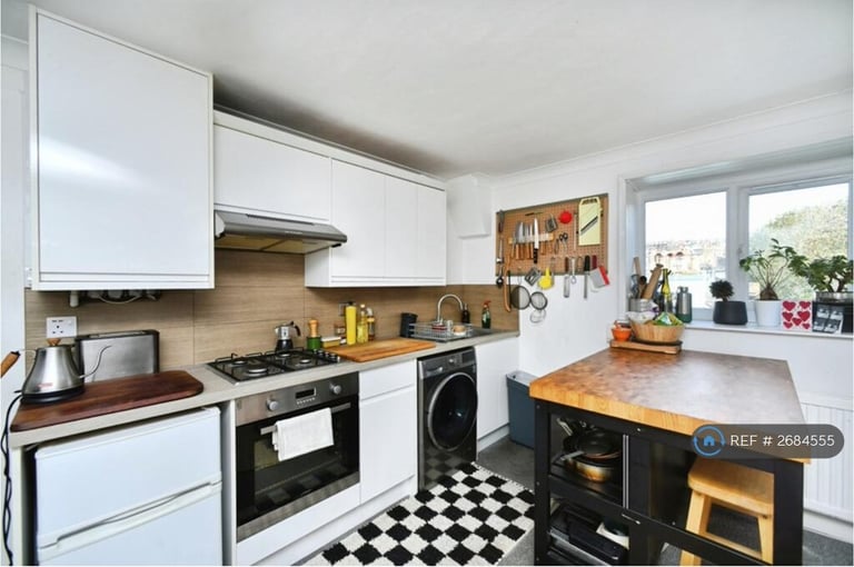 2 bedroom flat in Clyde Rd, Brighton, BN1 (2 bed) (#2684555)