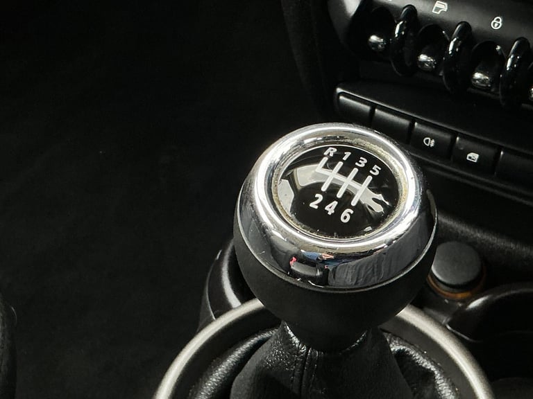 2012 MINI Countryman 1.6 Cooper Euro 5 (s/s) 5dr HATCHBACK Petrol Manual