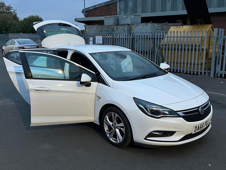 2016 Vauxhall Astra 1.6 CDTi 16V 136 SRi Nav 5dr HATCHBACK Diesel Manual