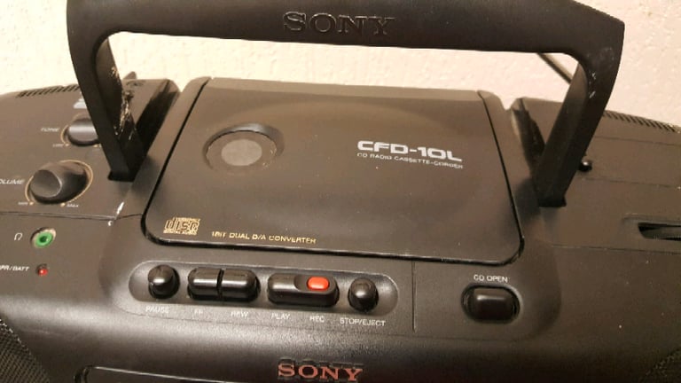 SONY CFD-10L CD RADIO CASSETTE CORDER 