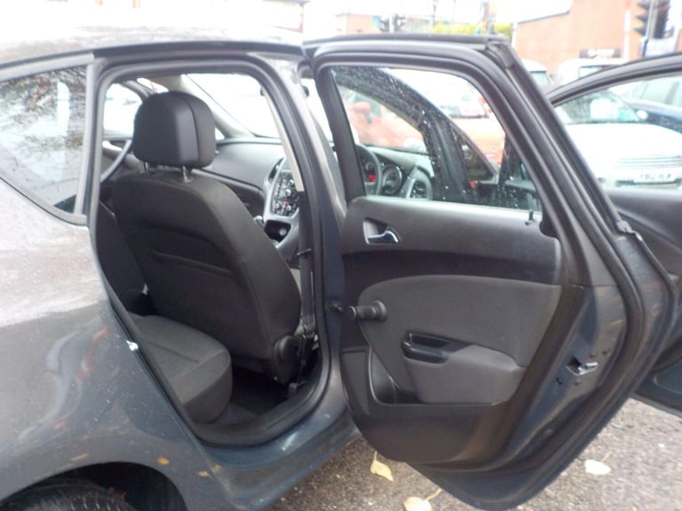 2015 Vauxhall Astra 1.6 CDTi ecoFLEX 94g Design Euro 6 (s/s) 5dr HATCHBACK Diesel Manual