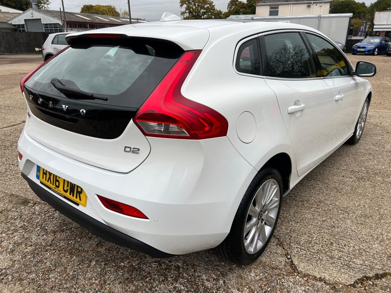 2016 Volvo V40 2.0 D2 SE Lux Nav Euro 6 (s/s) 5dr HATCHBACK Diesel Manual