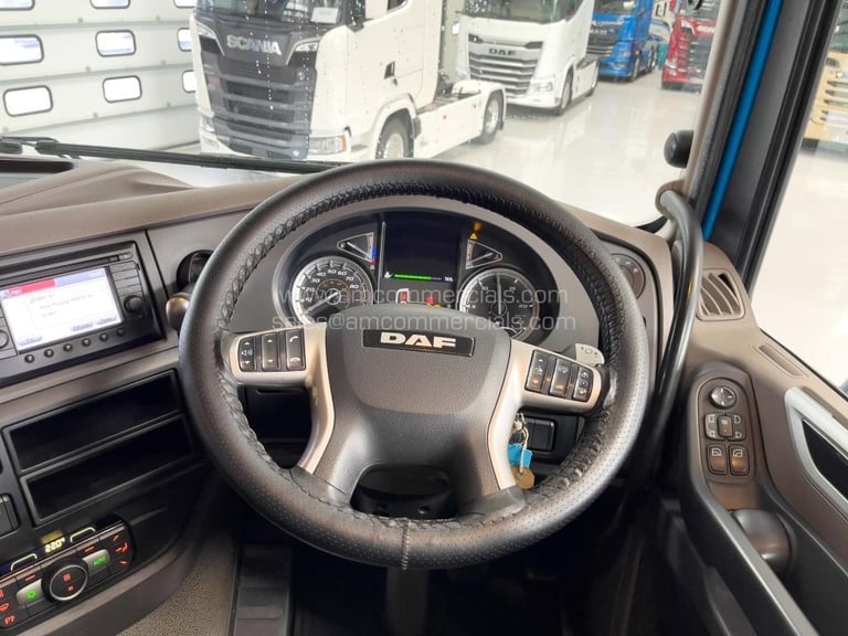 2020 (20) DAF XF 480 SPACECAB 6X2 TAG AXLE