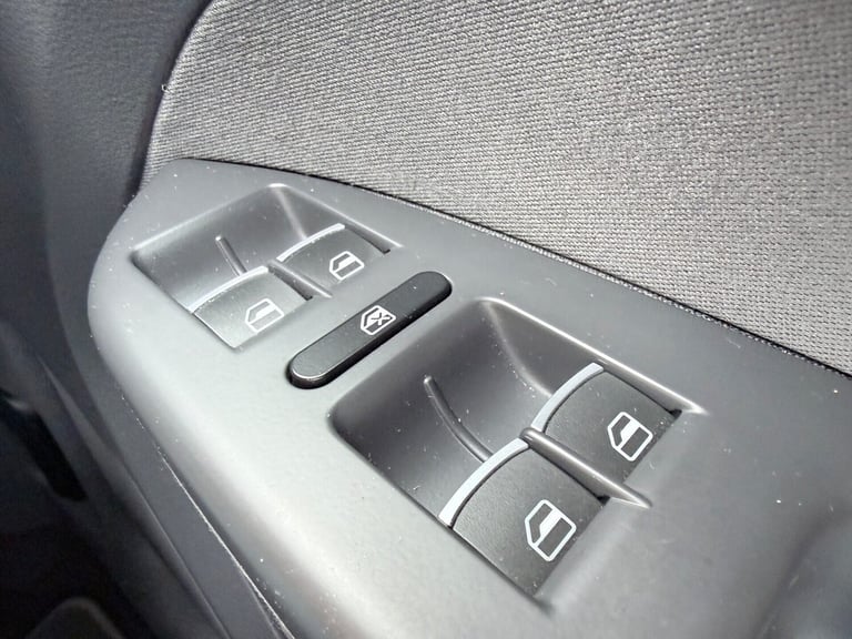 2012 Volkswagen Touran SPORT TDI BLUEMOTION TECH 7 SEATER MPV Diesel Manual