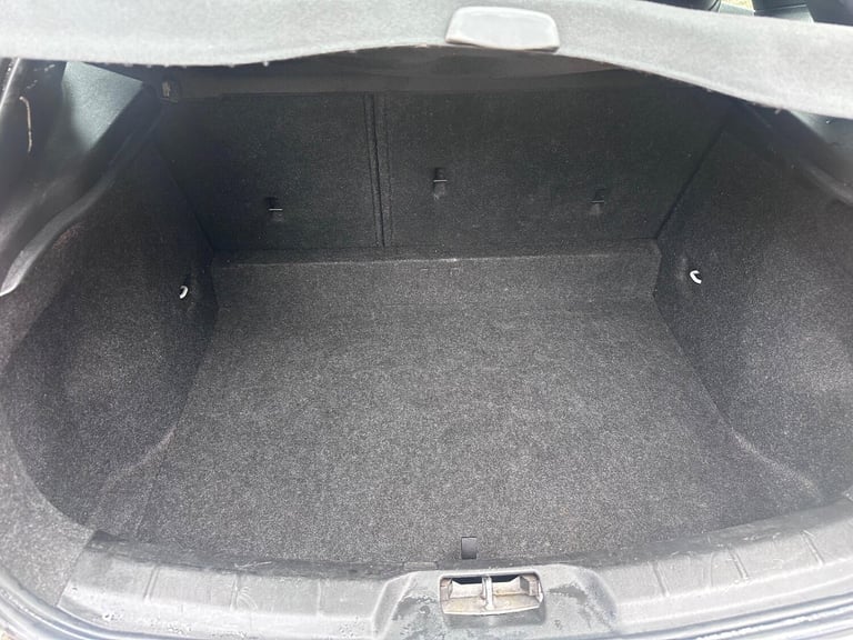 2015 Volvo V40 1.6 D2 R-Design Lux Powershift Euro 5 (s/s) 5dr HATCHBACK Diesel Automatic