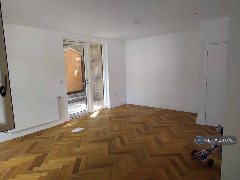 3 bedroom house in Ravensdale Gardens, London, SE19 (3 bed) (#2660765)