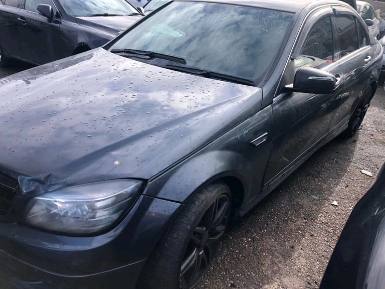 Breaking spare parts Mercedes c class w204 c250 cdi 
