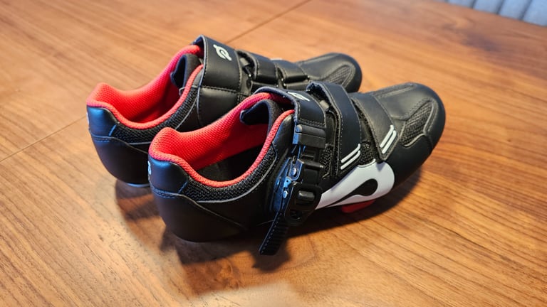 Official Peloton Cycle Shoes With Clips - Size 5