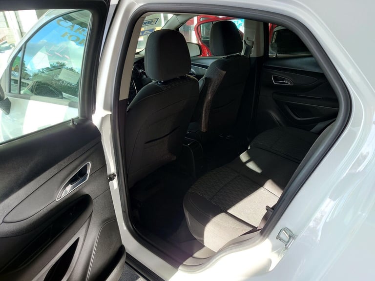 2014 Vauxhall Mokka 1.6 Exclusiv 2WD Euro 5 (s/s) 5dr HATCHBACK Petrol Manual