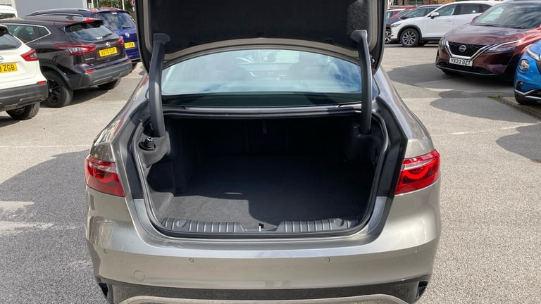 2021 Jaguar XF 2.0 D200 R-Dynamic SE 4dr Auto SALOON DIESEL Automatic