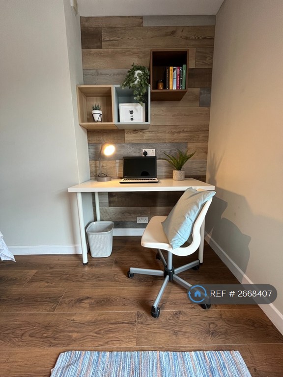 4 bedroom house in Crawford Avenue, Mossley Hill, Liverpool, L18 (4 bed) (#2668407)