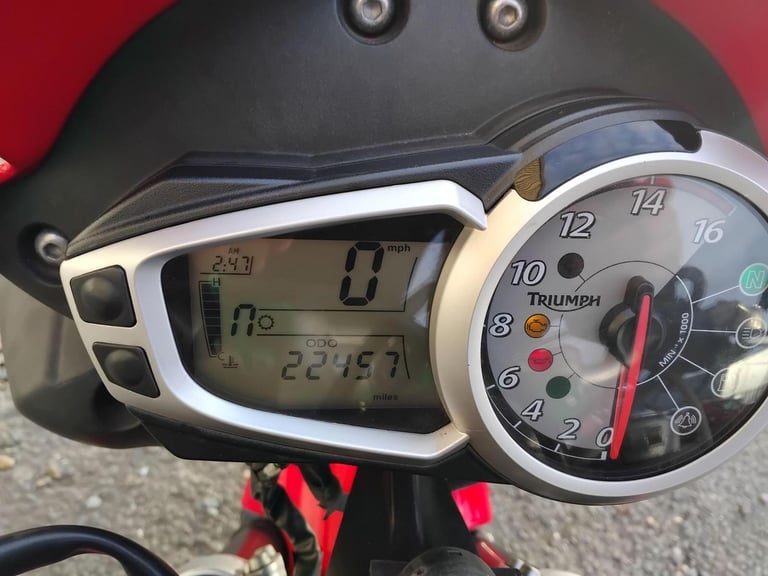 2012 12 TRIUMPH STREET TRIPLE R RED NAKED 675 STREET FIGHTER NEW MOT