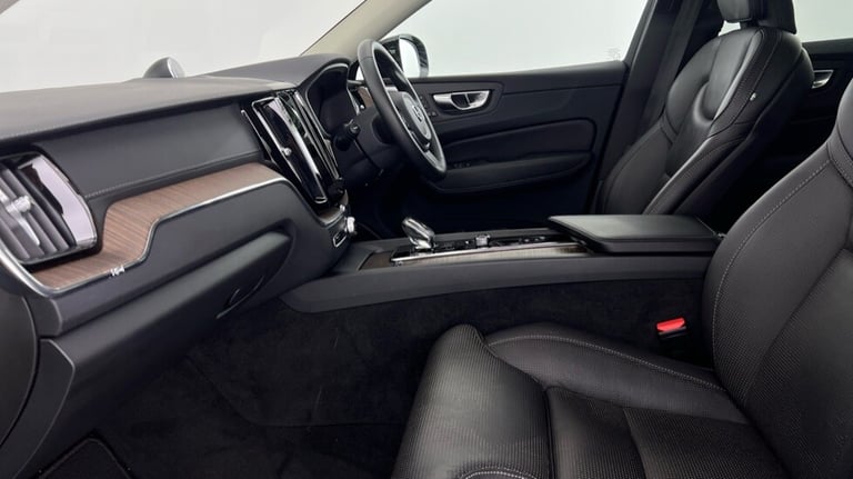 2022 Volvo XC60 Ultimate, B5 AWD mild hybrid, Petrol, Dark Estate Petrol Automatic