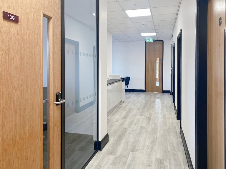 Nottingham - NG2 1AG, Find a dedicated desk and get down to business in Regus Nottingham, Lock House