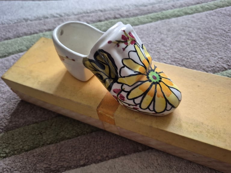 Collectable porcelain shoes x2 