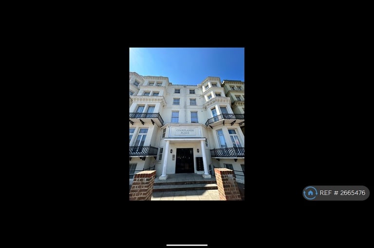 2 bedroom flat in Beauchamp Court, Eastbourne, BN21 (2 bed) (#2665476)
