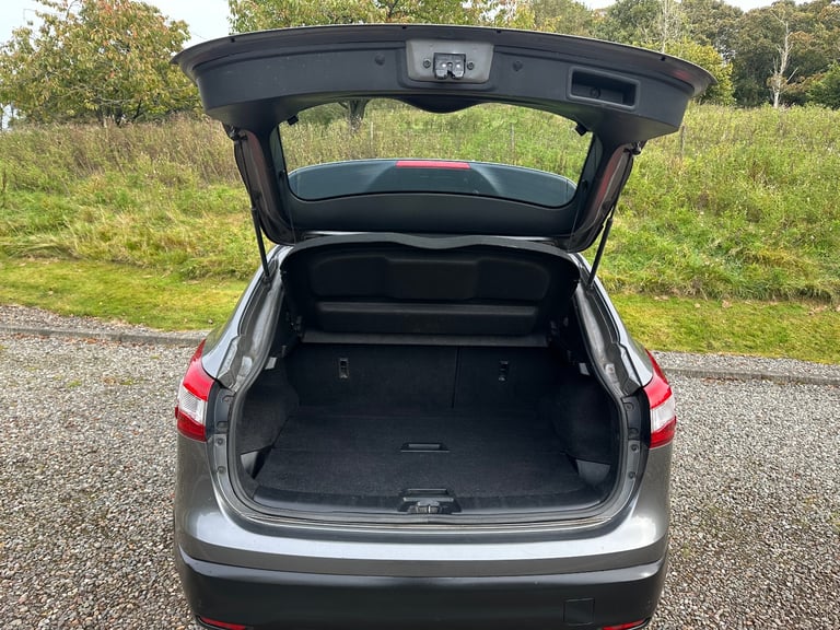Nissan, QASHQAI, Hatchback, 2015, Manual, 1197 (cc), 5 doors
