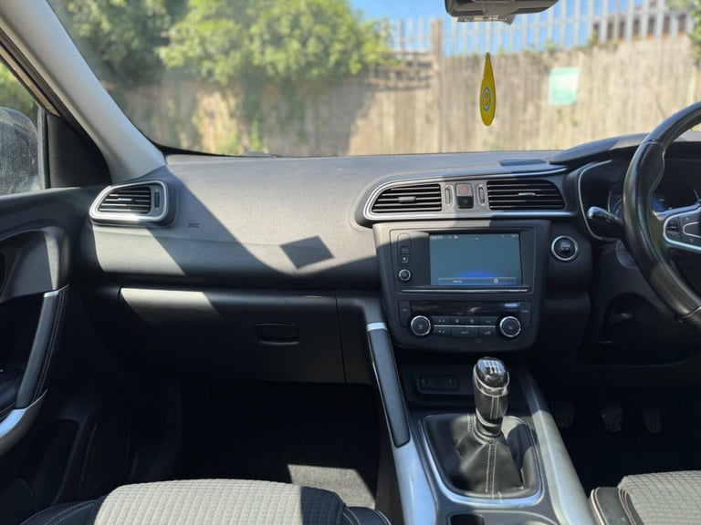 2017 Renault Kadjar 1.2 TCe Signature Nav Euro 6 (s/s) 5dr HATCHBACK Petrol Manual