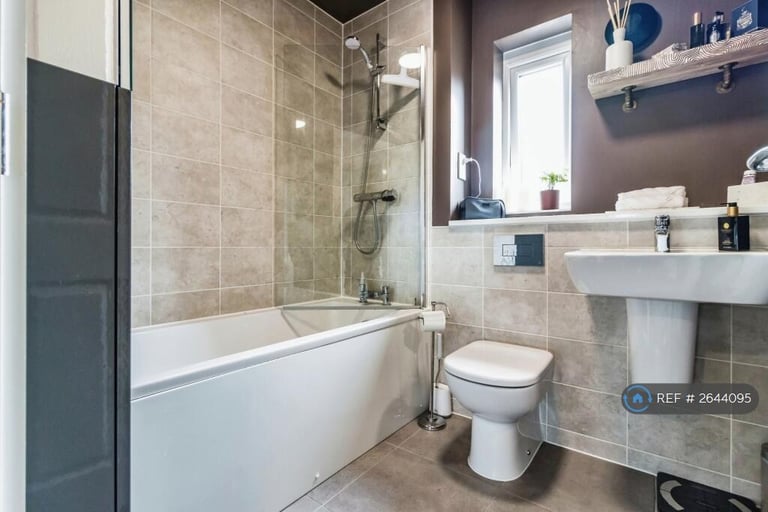 2 bedroom house in Keele Walk, Manchester, M40 (2 bed) (#2644095)