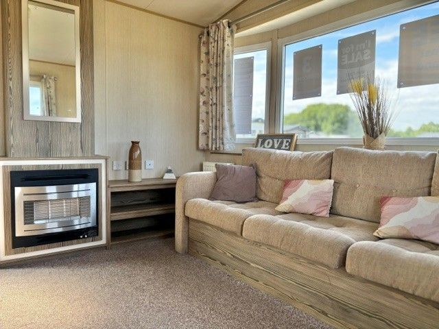 CHEAP STATIC CARAVAN FOR SALE AT BROADLAND SANDS HOLIDAY PARK - 11.5 MONTH OWNER SEASON