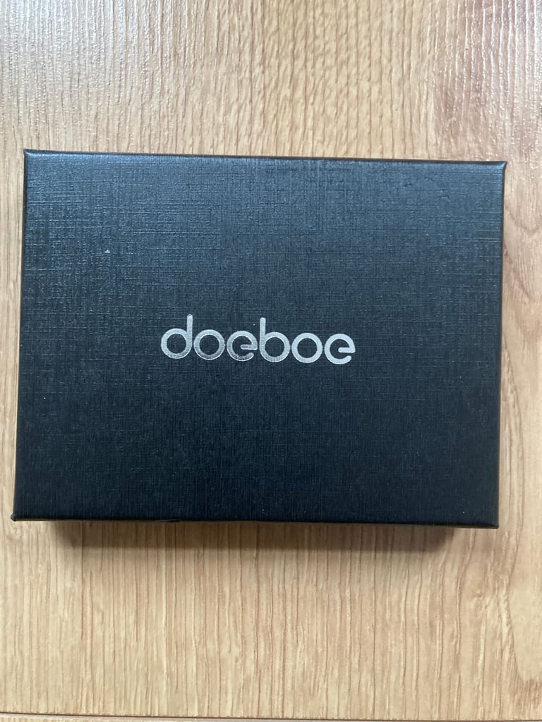Apple AirTag Black Mini-Slim Purse for Cards Money Holder By Doeboe New 