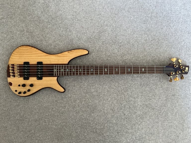 Ibanez SR1305  5 string bass guitar