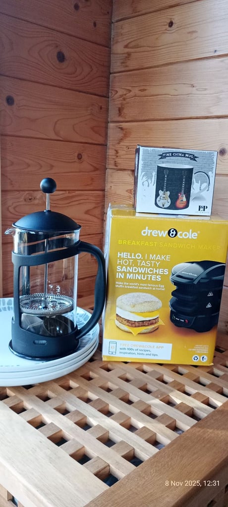 image for Box of Kitchen / Dining Accessories 