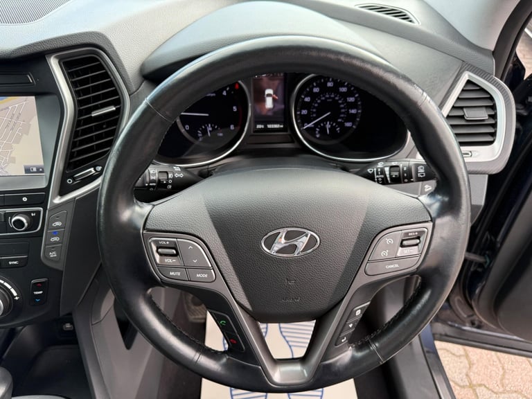 2017 Hyundai Santa Fe 2.2 CRDi Blue Drive Premium SE Auto 4WD Euro 6 (s/s) 5dr (7 Seat) ESTATE Di...