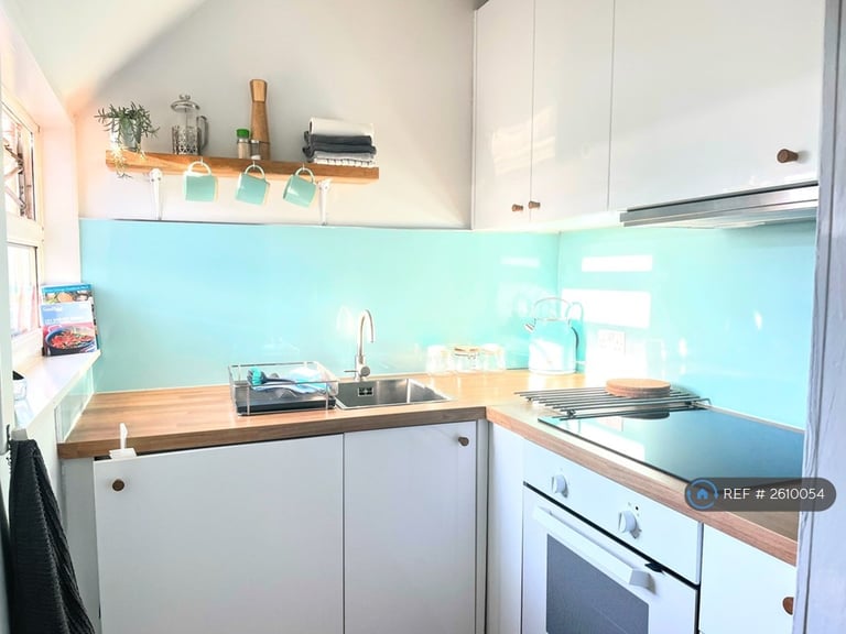 1 bedroom flat in Portobello High Street, Edinburgh, EH15 (1 bed) (#2610054)