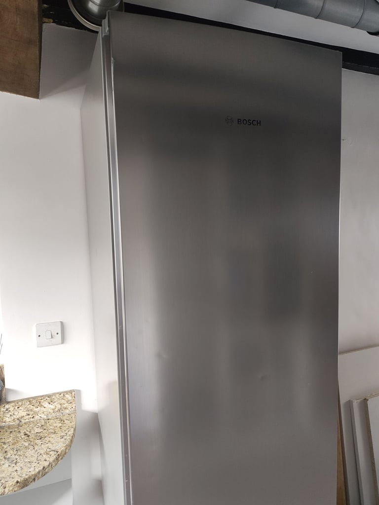 Bosch upright 70/30 series 4 fridge freezer 