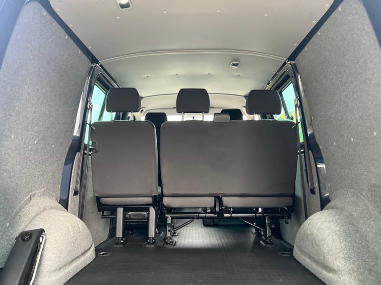 2015 Volkswagen Transporter 2.0 180PS Highline Kombi Van DSG WINDOW VAN Diesel Automatic