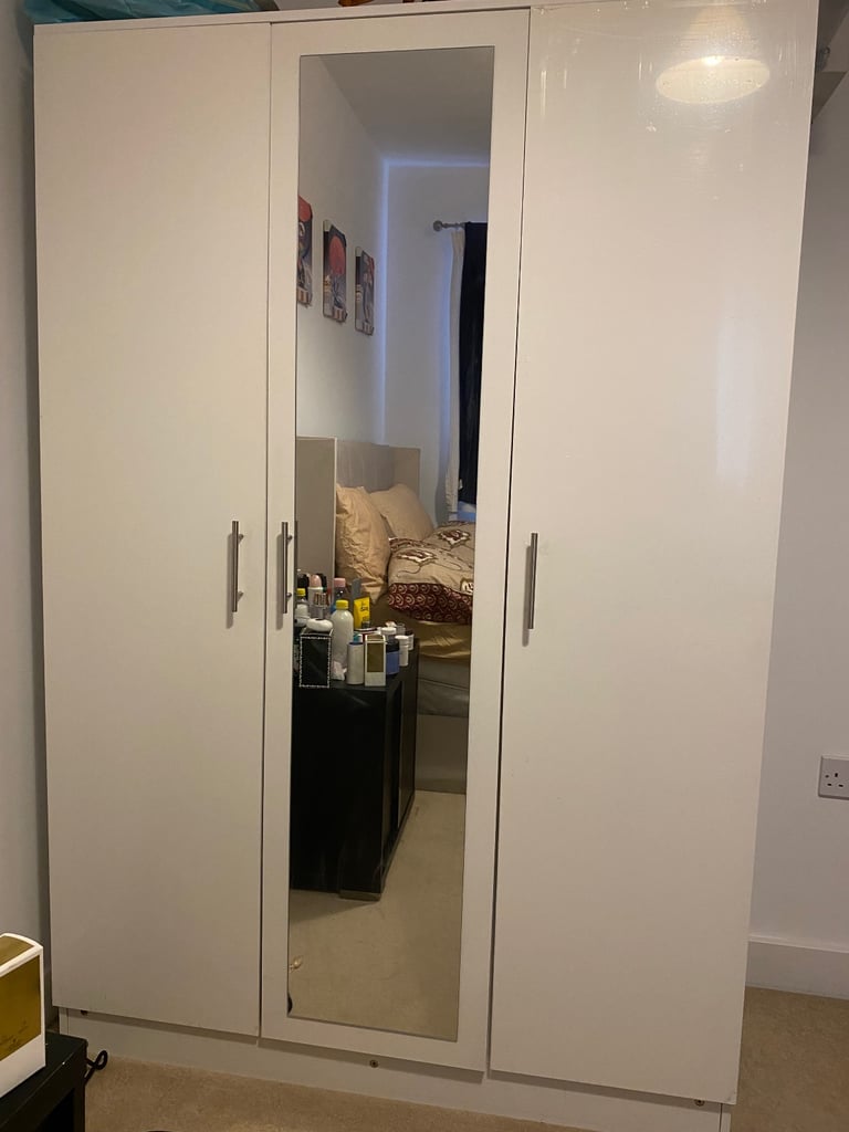 3 door wardrobe
