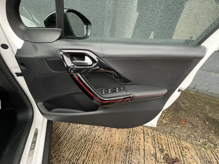 PEUGEOT 2008 1.6 BlueHDi GT Line 2017