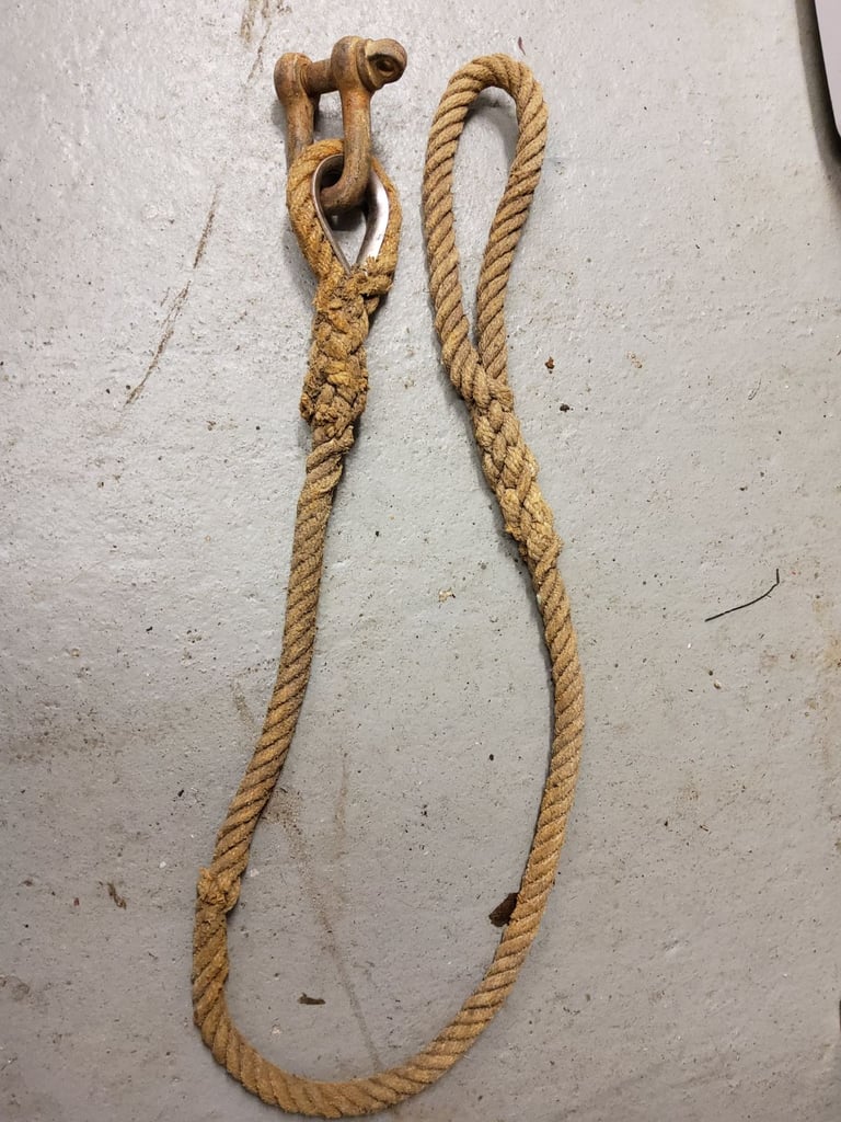 Heavy Duty Natural Rope Tow Rope with Heavy Shackle Approx 2m long & 25mm thick