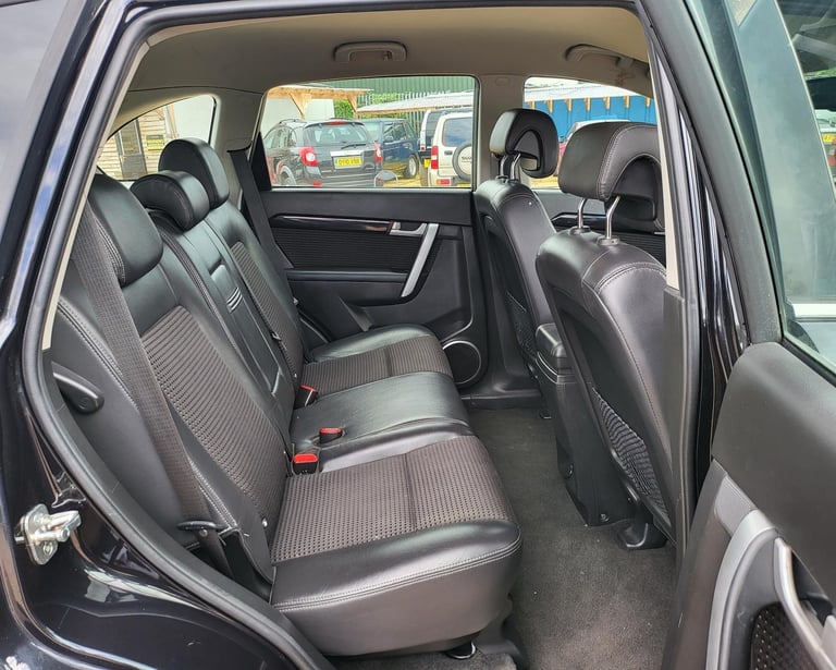 2012 FACELIFT CHEVROLET CAPTIVA 2.2 VCDi LT 5 DOOR 7 SEATER AUTOMATIC BLACK