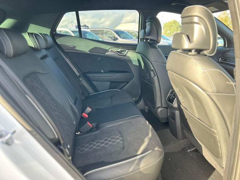 2025 Kia Sportage 1.6 T-GDi 13.8kWh GT-Line SUV 5dr Petrol Plug-in Hybrid Auto AWD Euro 6 (s/ EST...